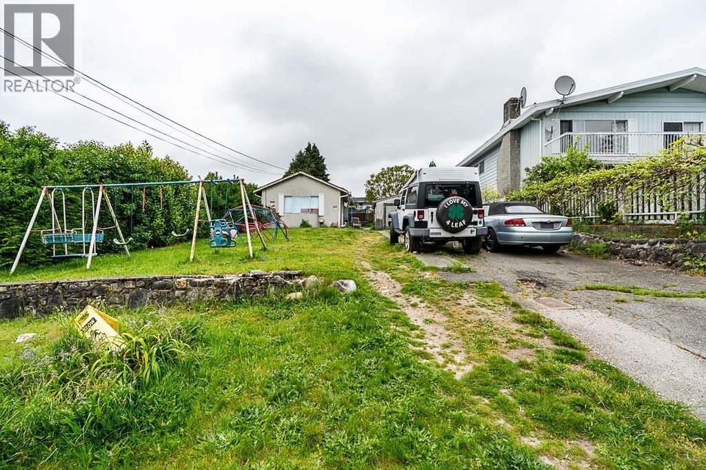 2233 Edinburgh Street, New Westminster