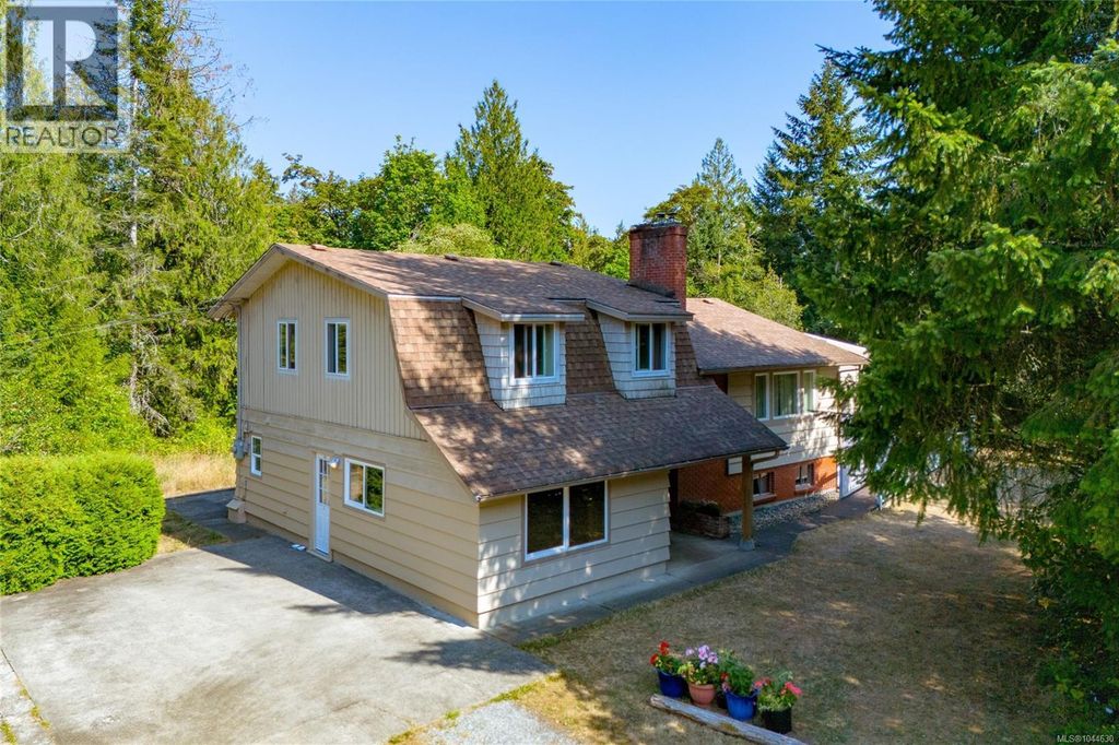 2789 Vanappelen Rd, Nanaimo