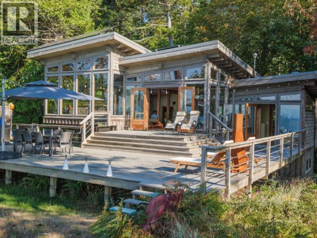 1586/1592 Vancouver Blvd, Savary Island