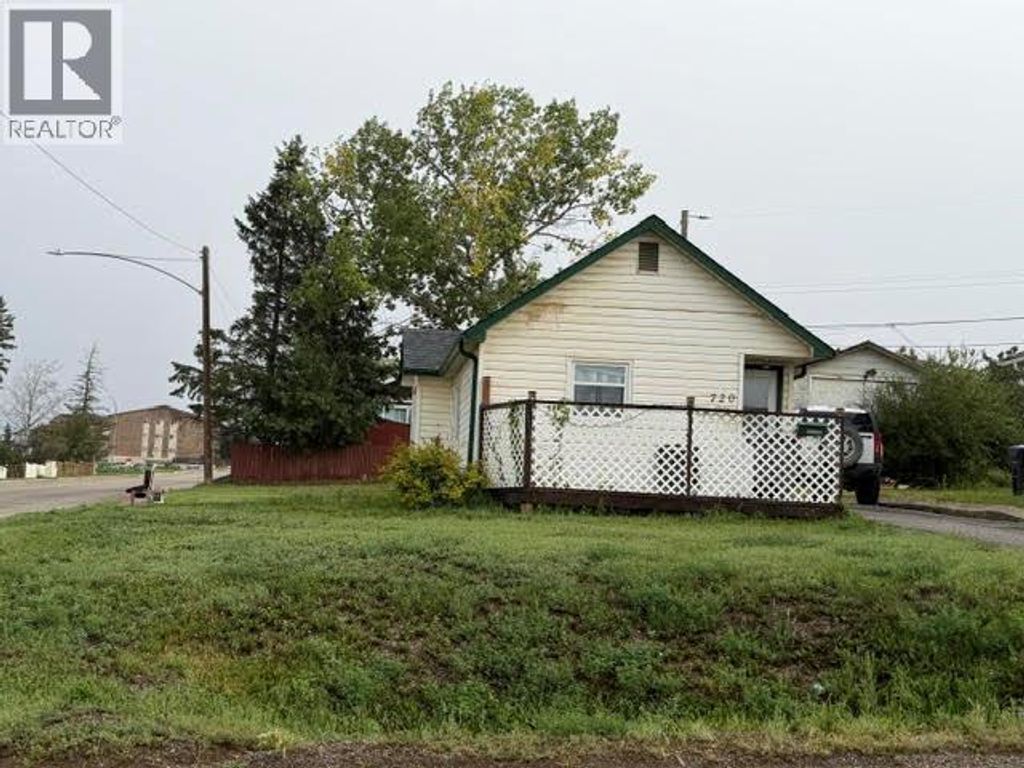 720 98 Avenue, Dawson Creek