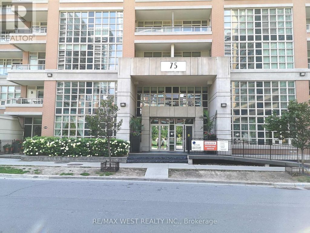 1718 - 75 East Liberty Street, Toronto (niagara)