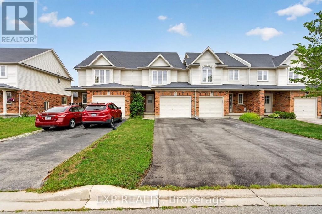 930 Silverfox Crescent, London North (north S)