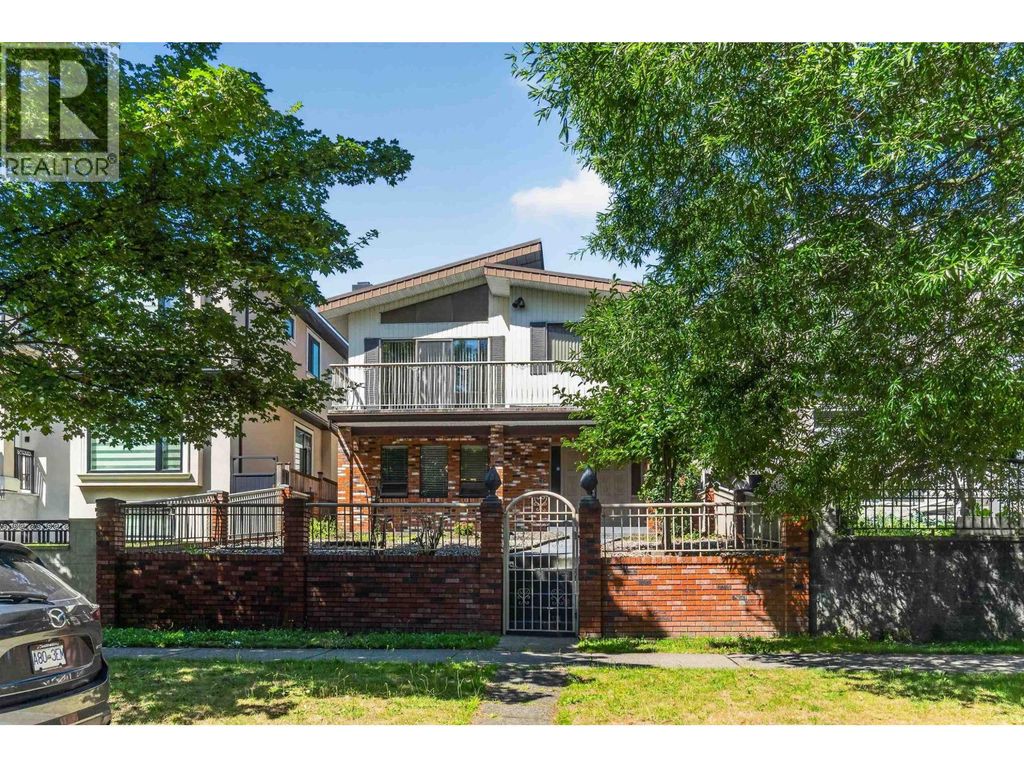 2739 E 8th Avenue, Vancouver