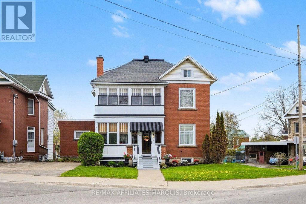 70 Maple Avenue, Smiths Falls