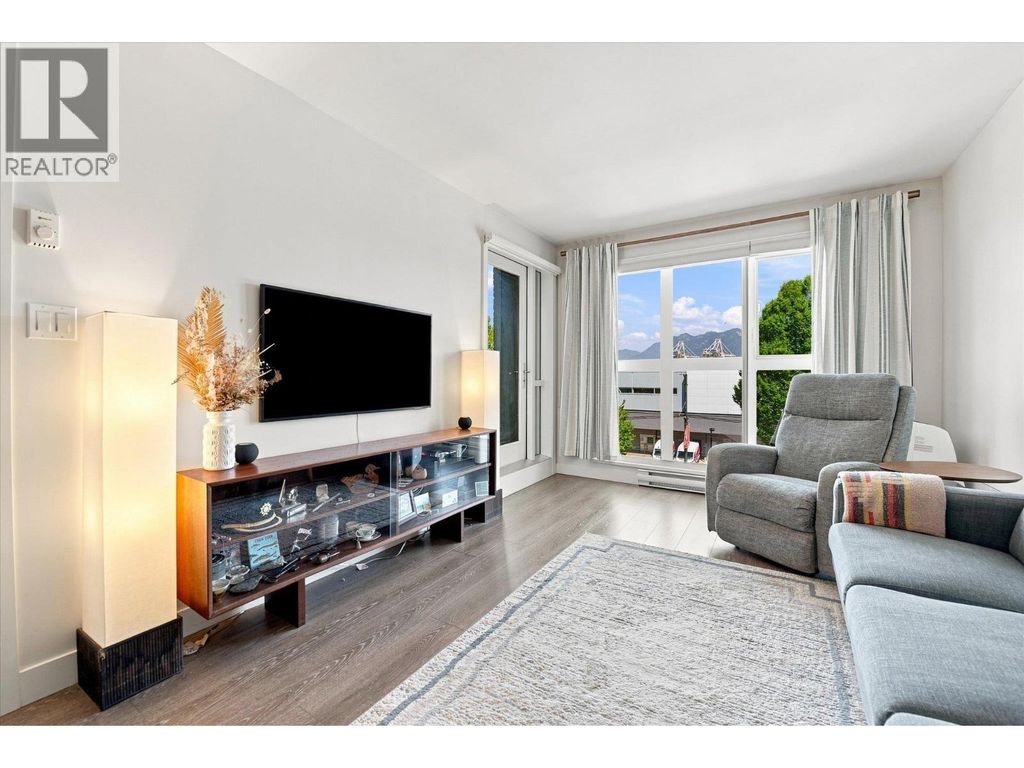 323 1588 E Hastings Street, Vancouver