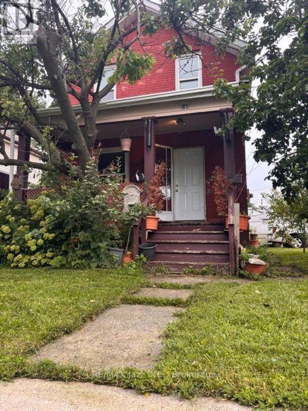 548 Front Street, Oshawa (central)