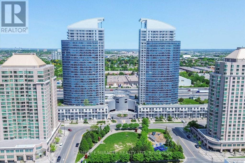 712 - 38 Lee Centre Drive, Toronto (woburn)