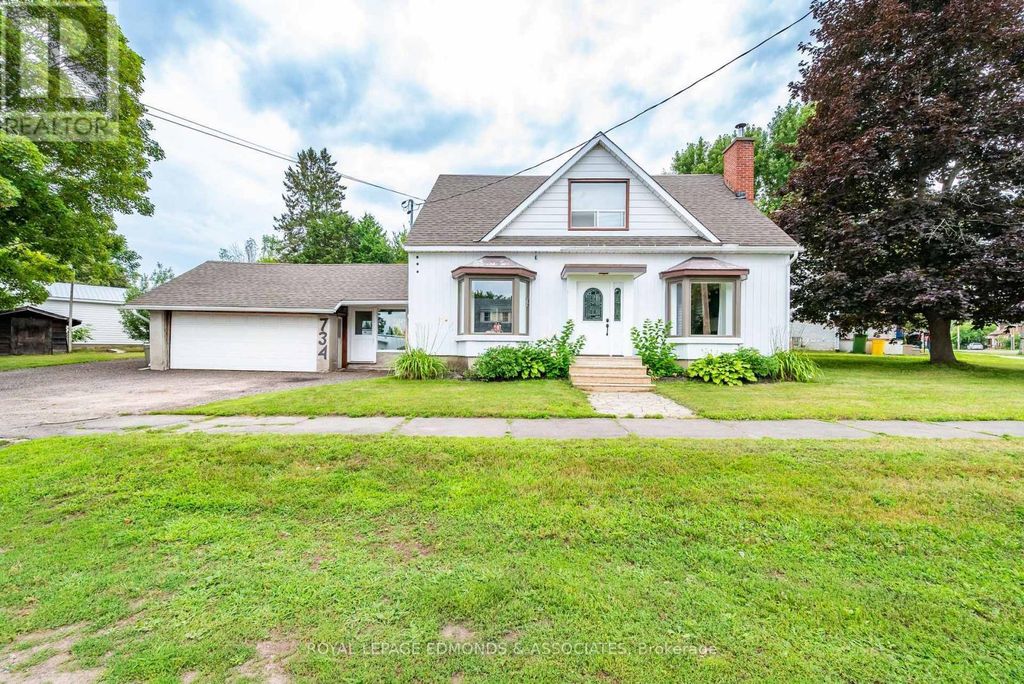 734 Front Street, Pembroke