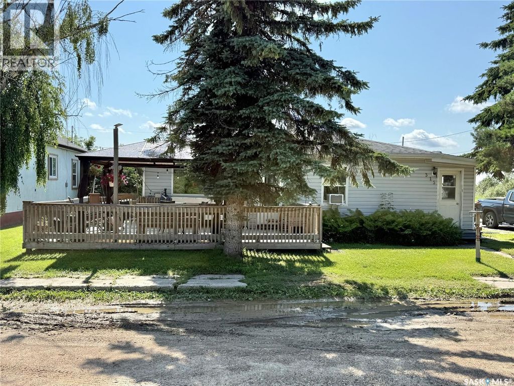 315 3rd Avenue W, Debden