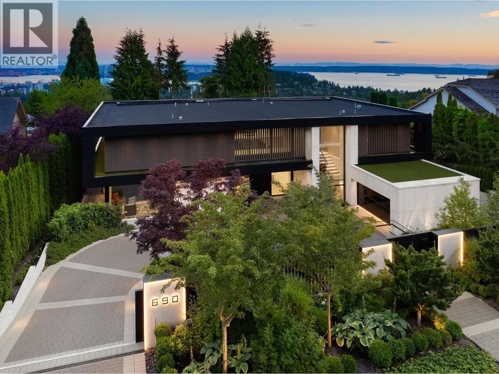 690 Knockmaroon Road, West Vancouver