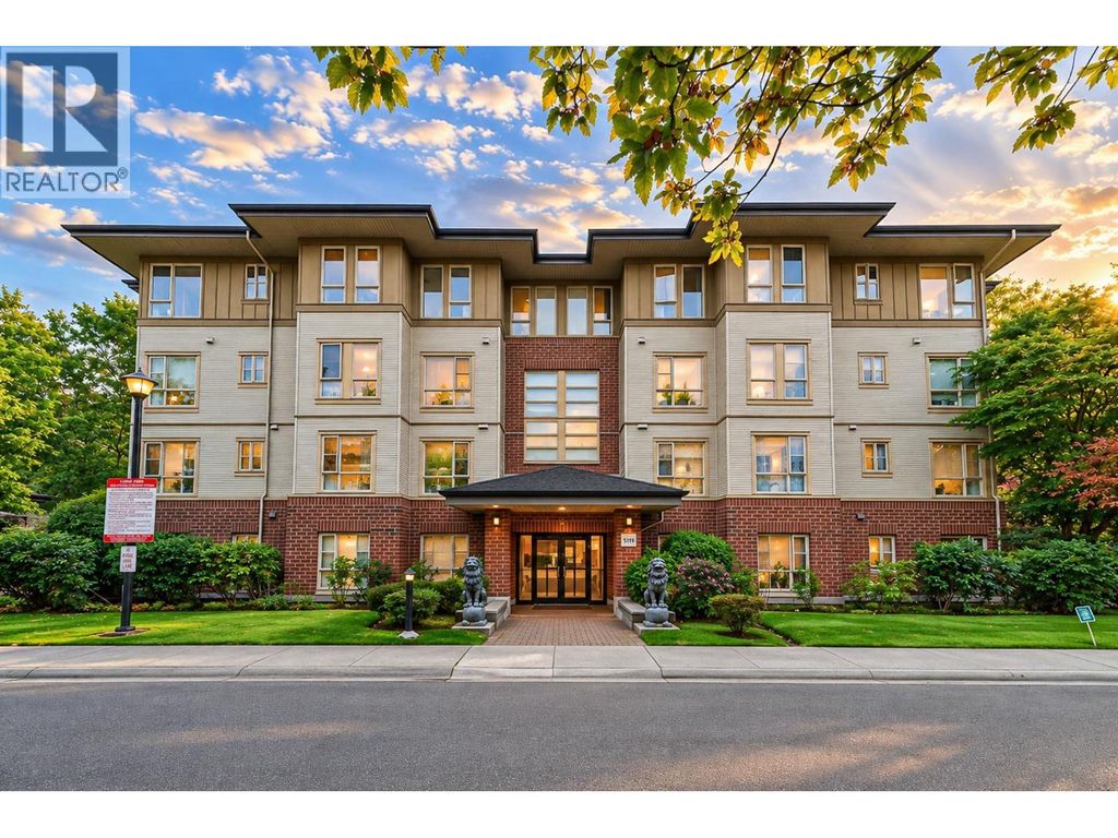 3415 5119 Garden City Road, Richmond