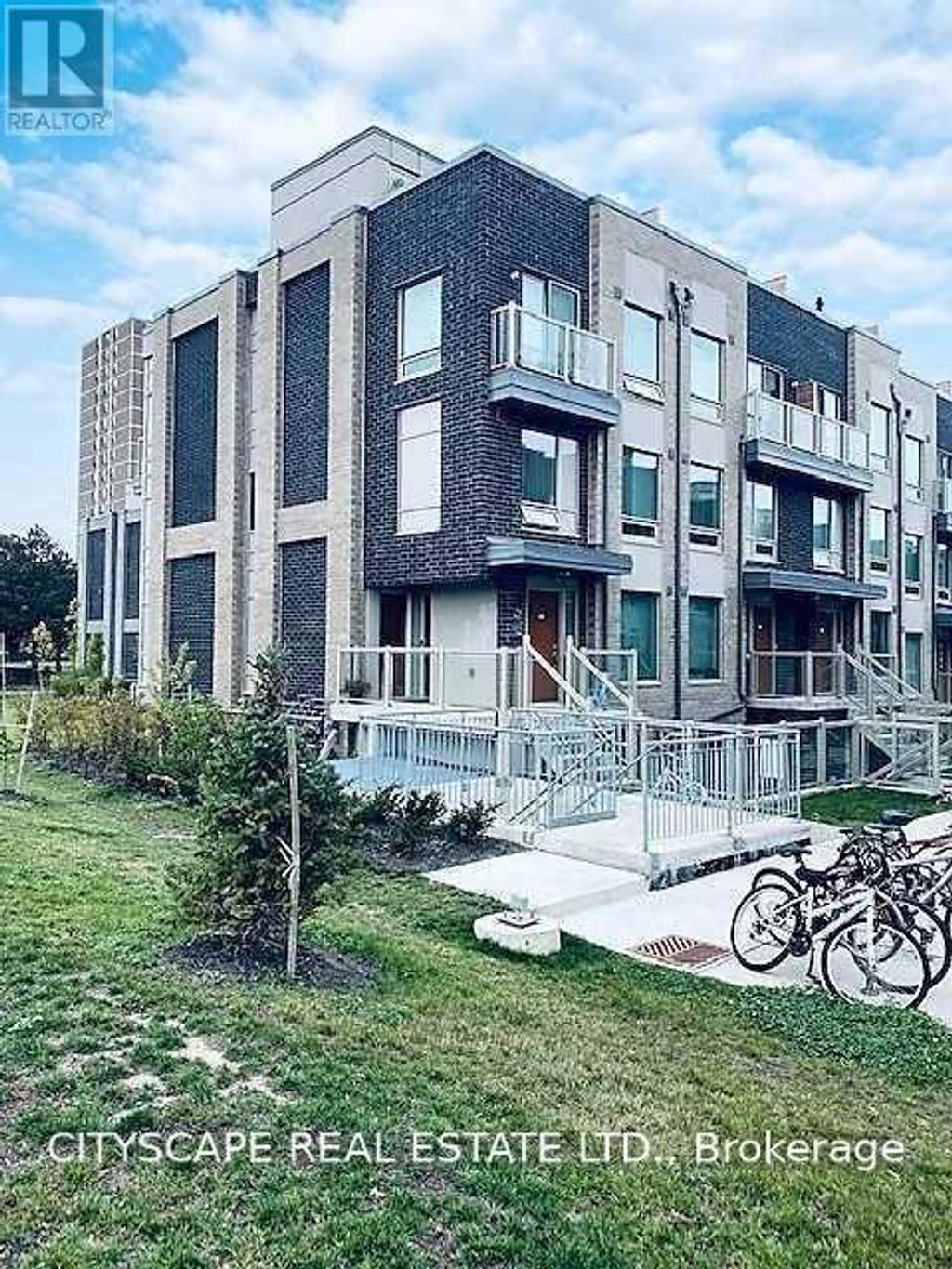 213 - 7 Applewood Lane, Toronto (etobicoke West Mall)
