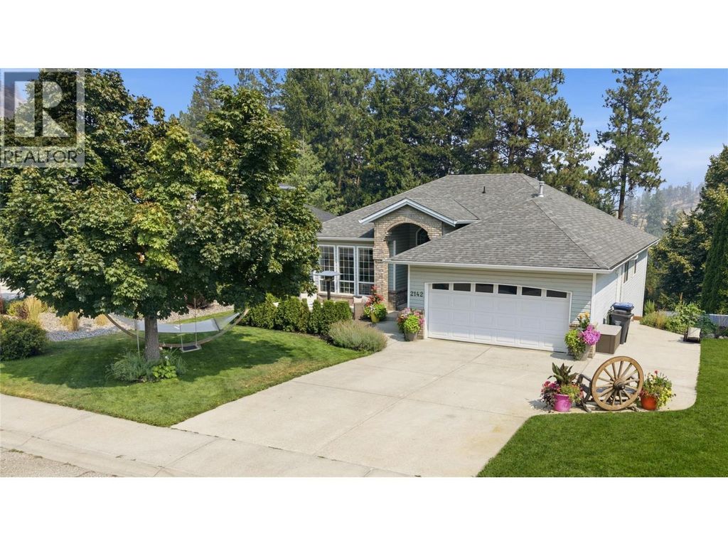 2142 Shannon Woods Way, West Kelowna