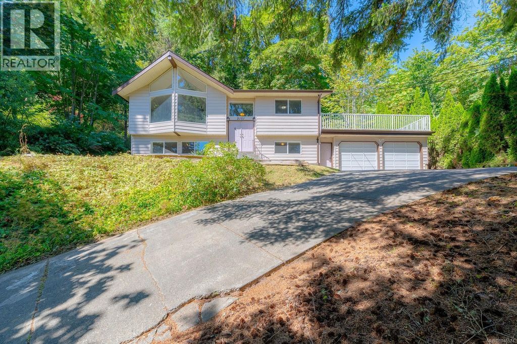 2151 Lakeside Dr, Nanaimo