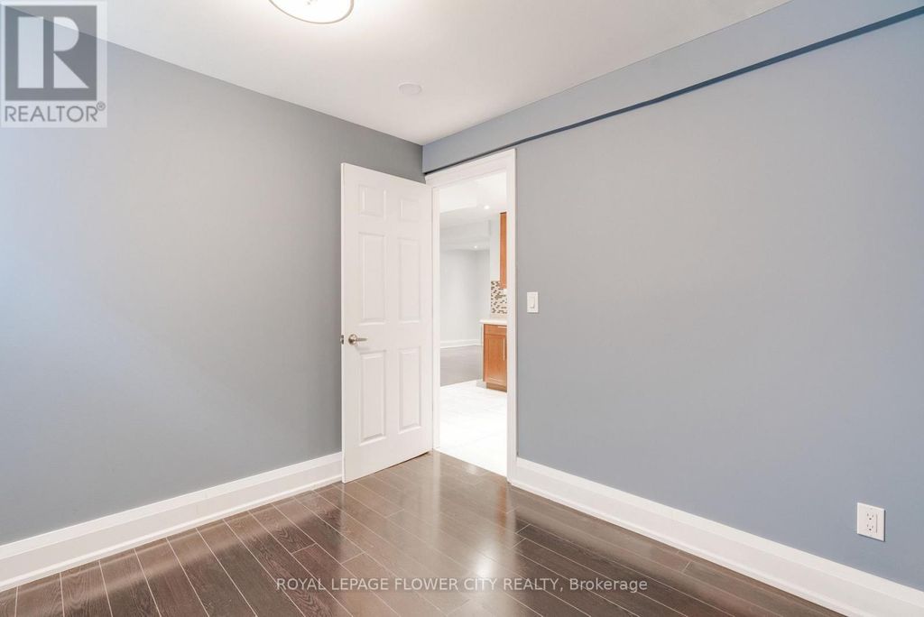 5674 Whitehorn Avenue E, Mississauga (east Credit)