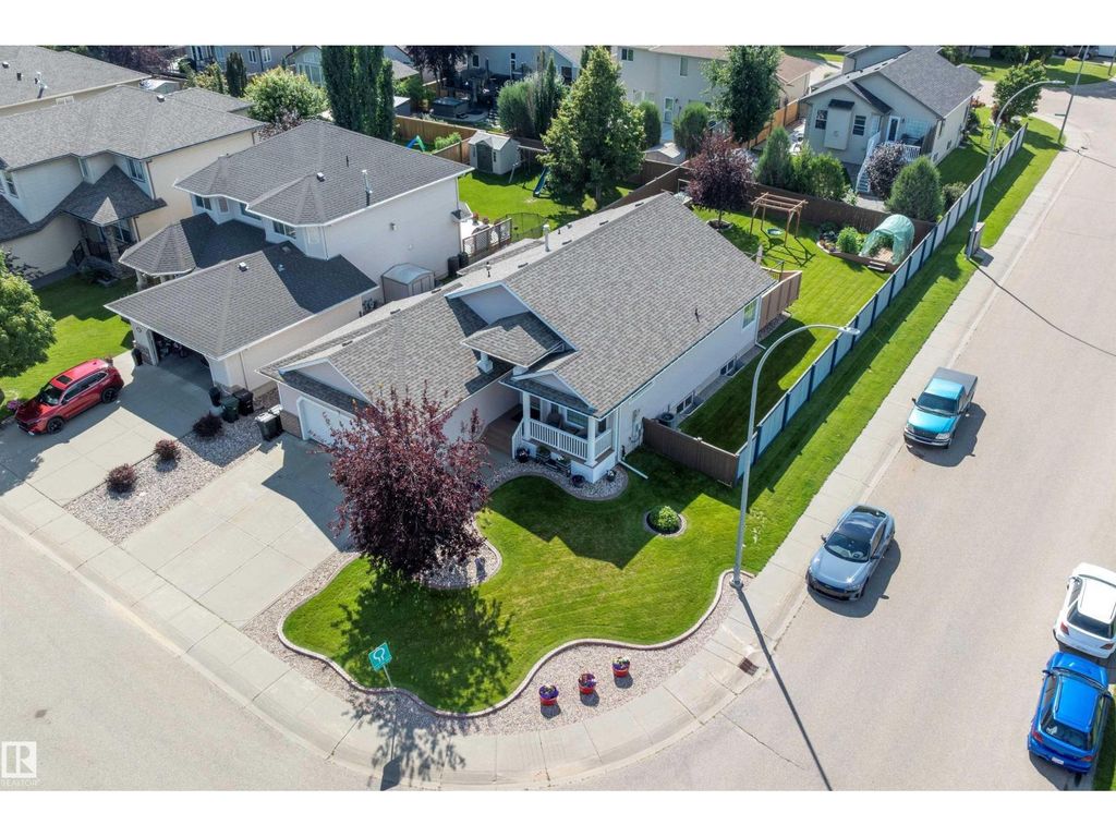 1 Linksview Cl S, Spruce Grove