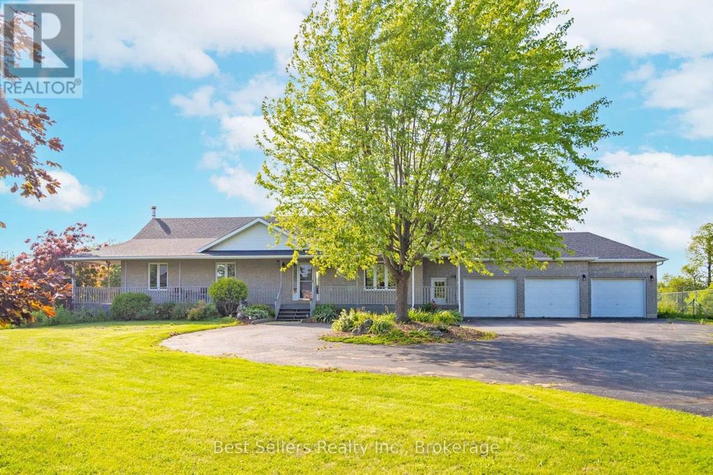 14 Pioneer Ridge Court, Essa