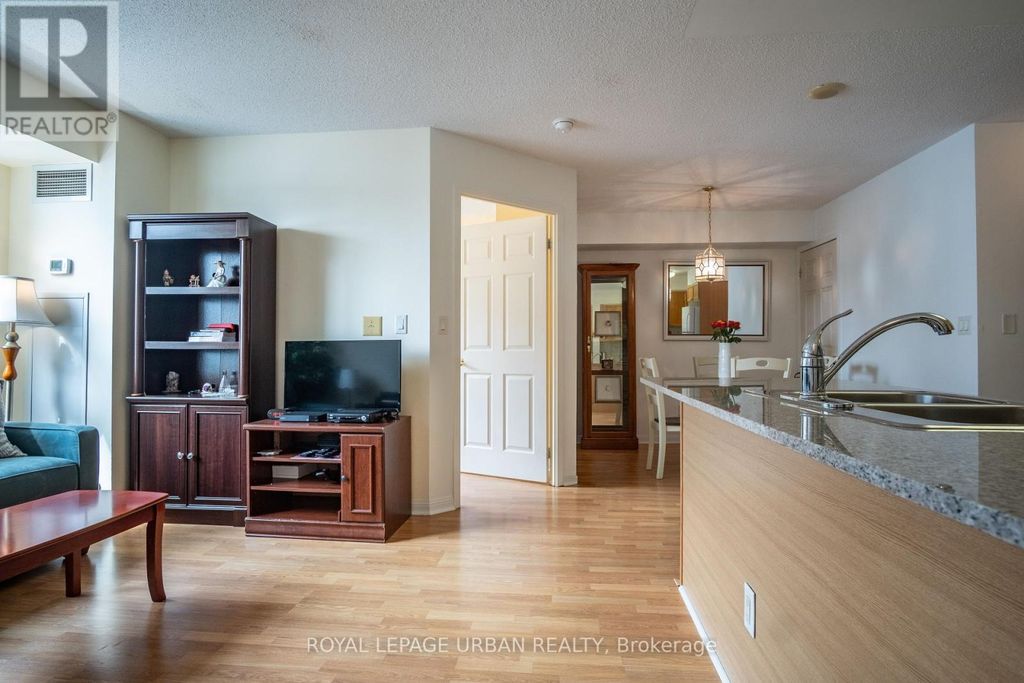 201 - 5940 Yonge Street, Toronto (newtonbrook West)