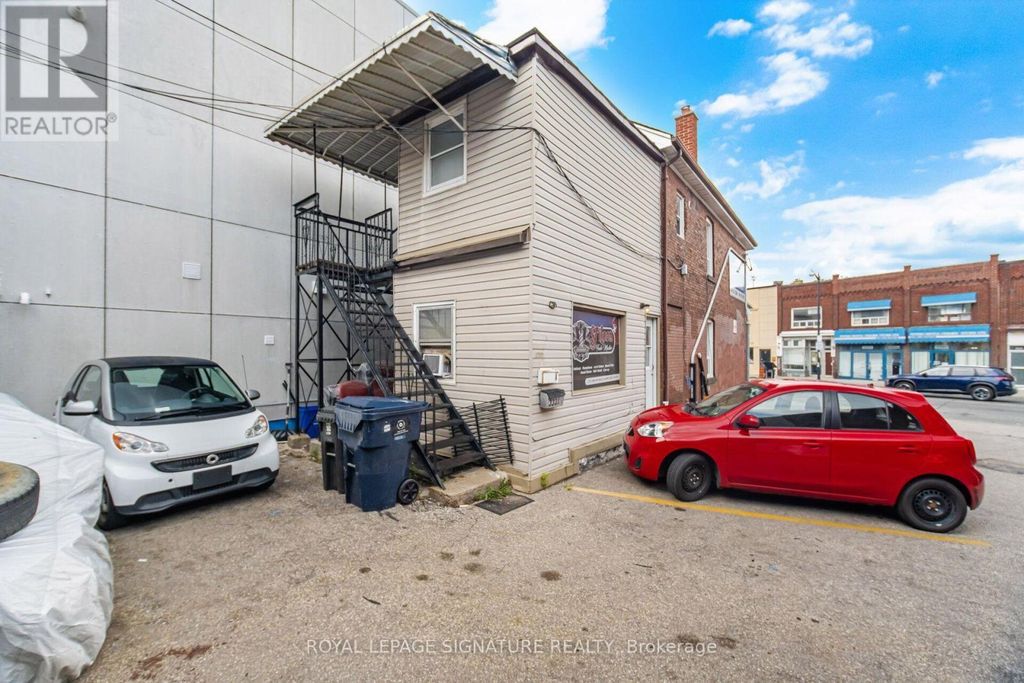 3331 Dundas Street W, Toronto (junction Area)
