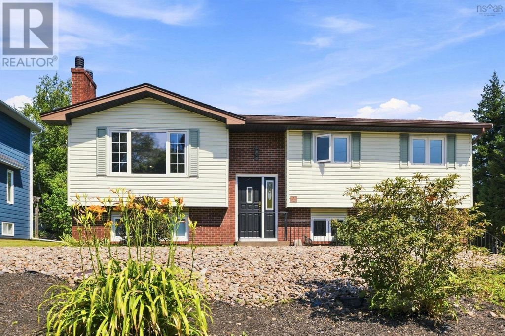 2 Applewood Lane, Dartmouth