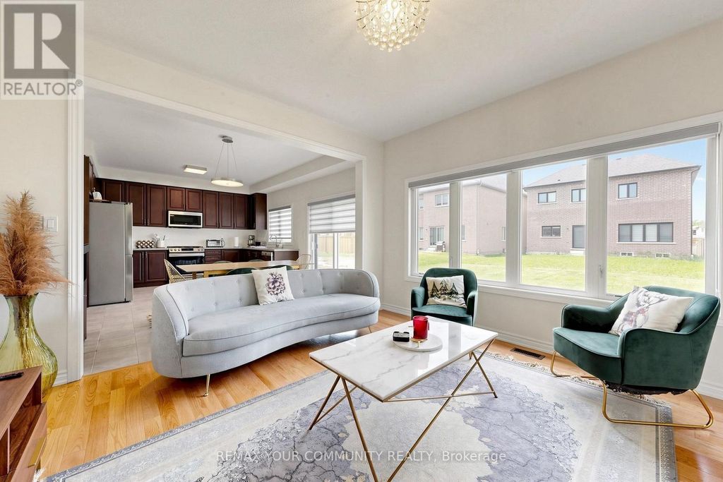 356 Danny Wheeler Boulevard, Georgina (keswick North)