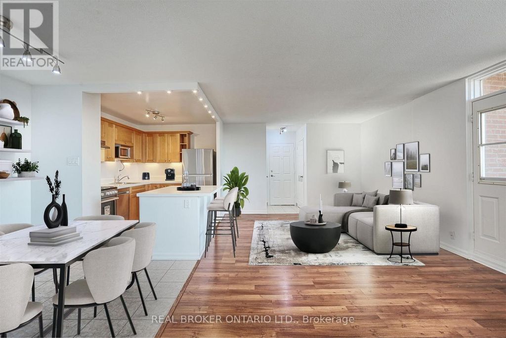707 - 3065 Queen Frederica Drive, Mississauga (applewood)