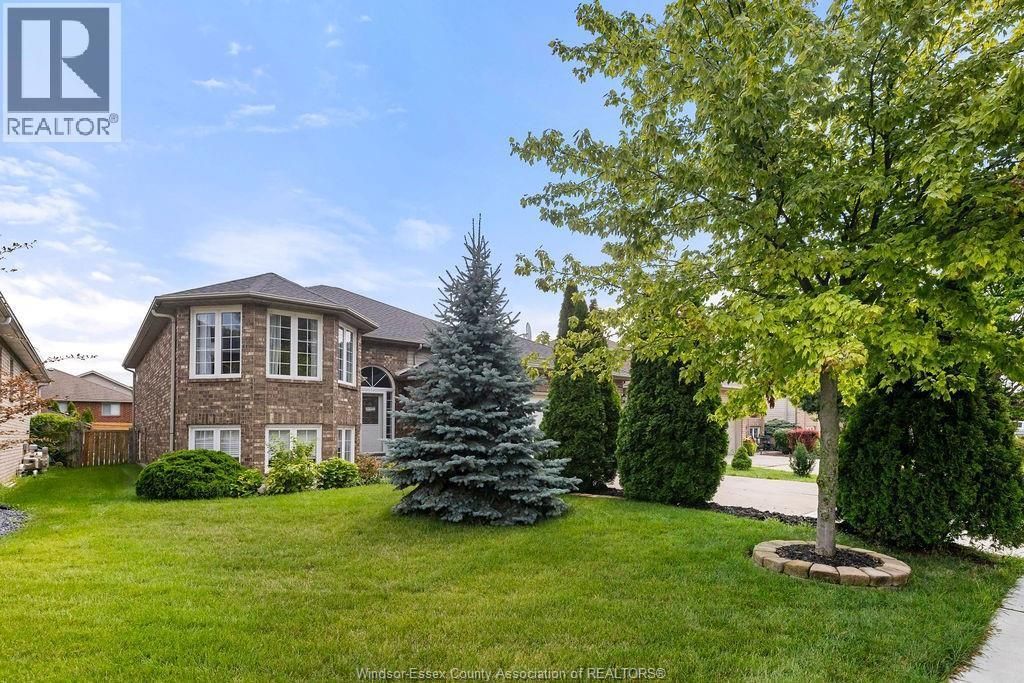 964 Greenpark, Windsor