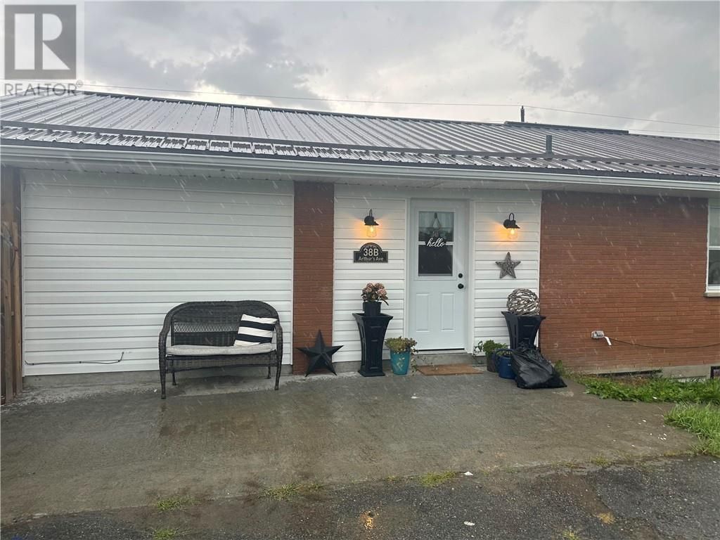 38 B Arthur Avenue, Warren