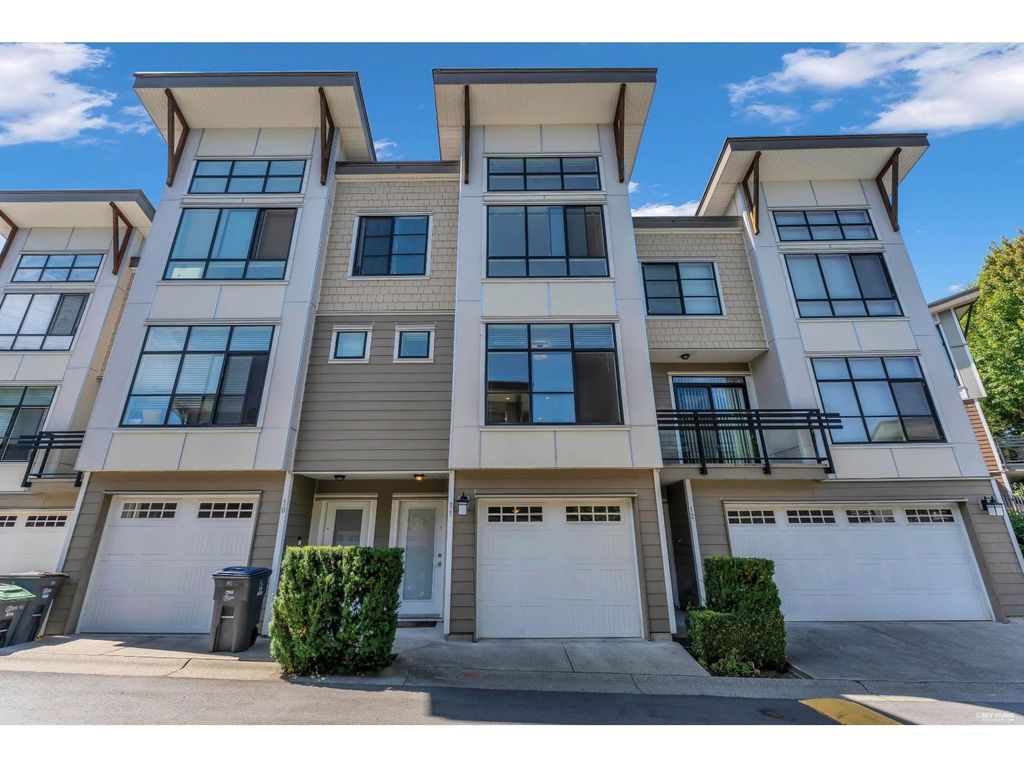 11 9989 E Barnston Drive, Surrey