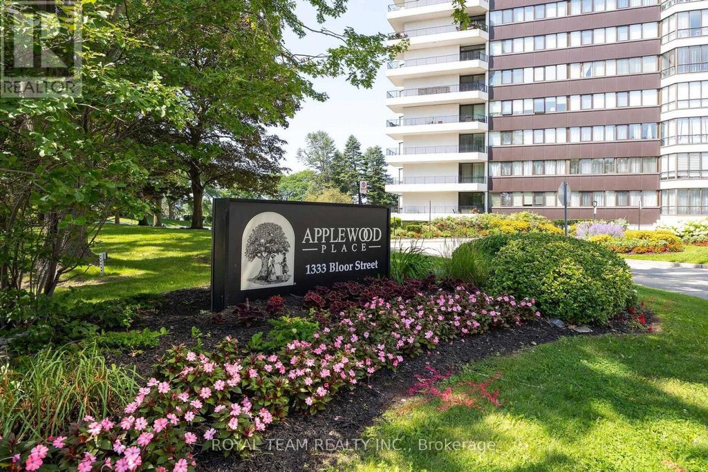2004 - 1333 Bloor Street, Mississauga (applewood)