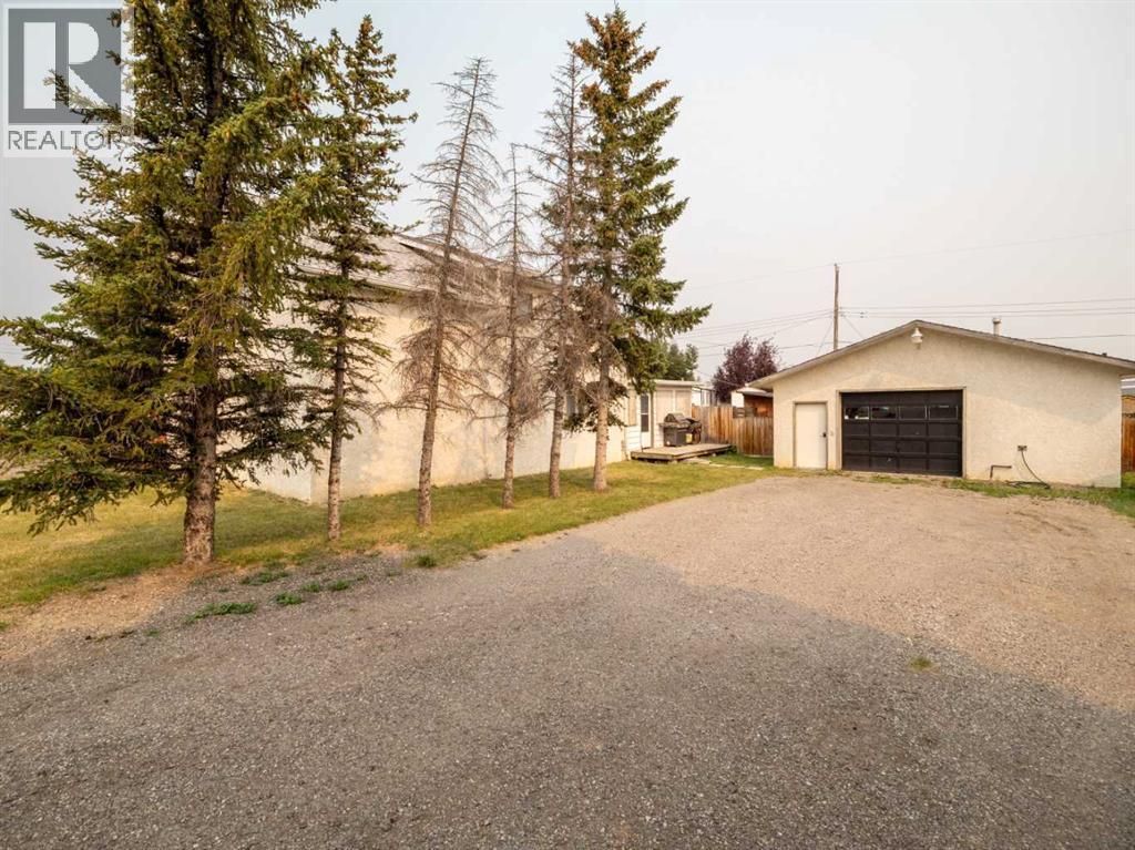 409 Patton Avenue, Lundbreck