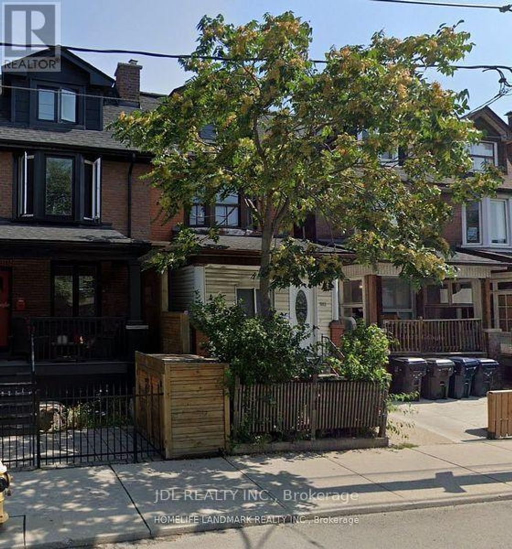 Main Floor - 593 Bathurst Street, Toronto (university)