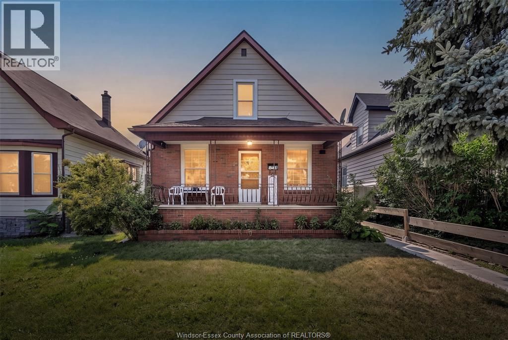 841 Pierre Avenue, Windsor
