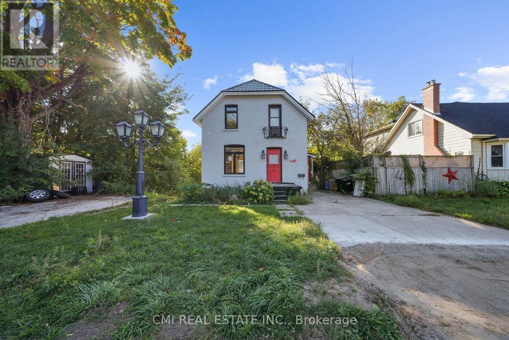 43 Perry Street, Barrie (queen's Park)