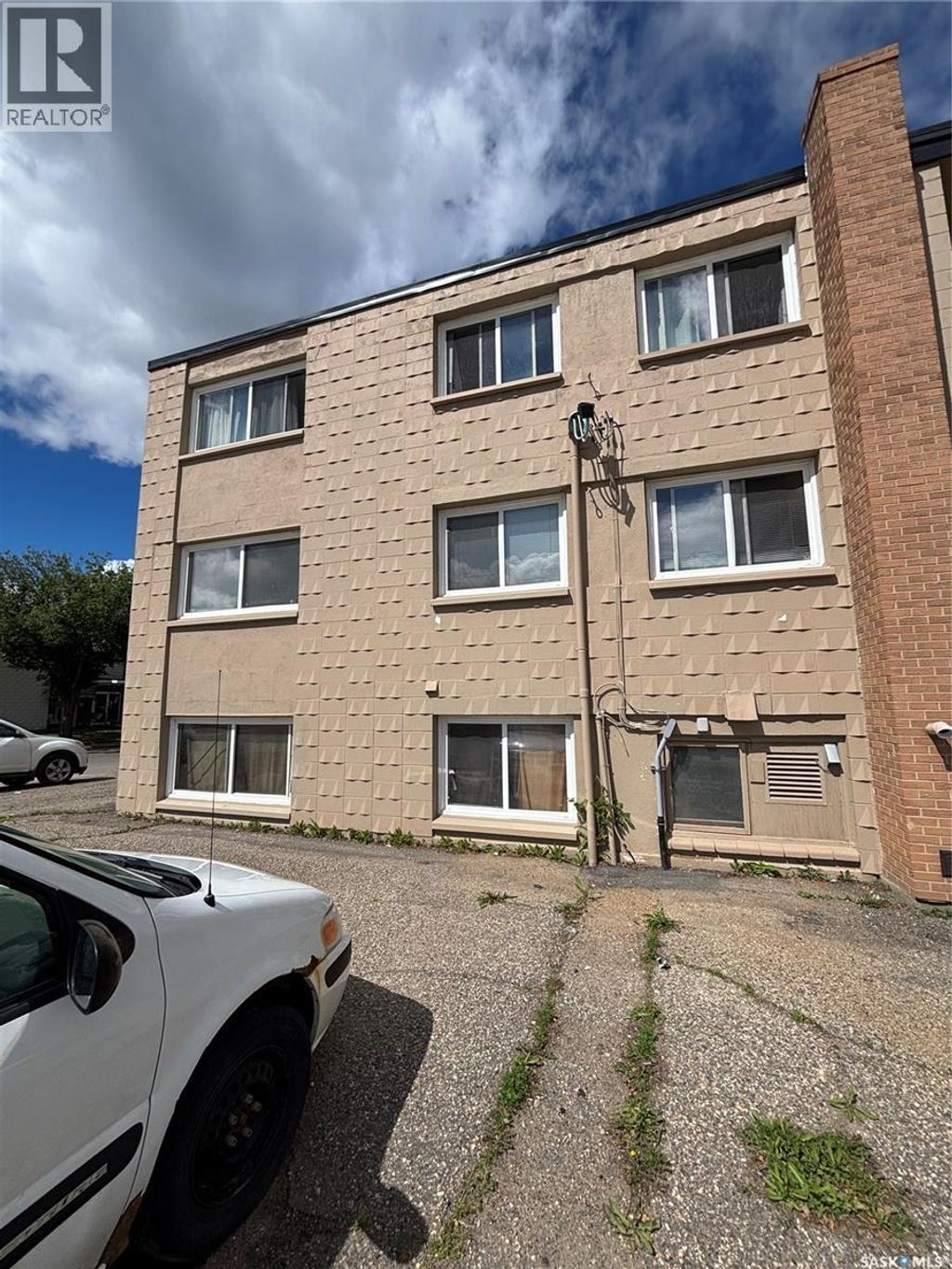 1 2620 5th Avenue N, Regina