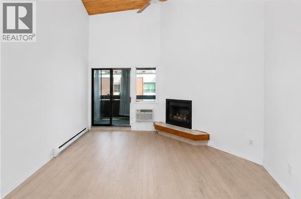 1056 Bernard Avenue Unit# 307, Kelowna