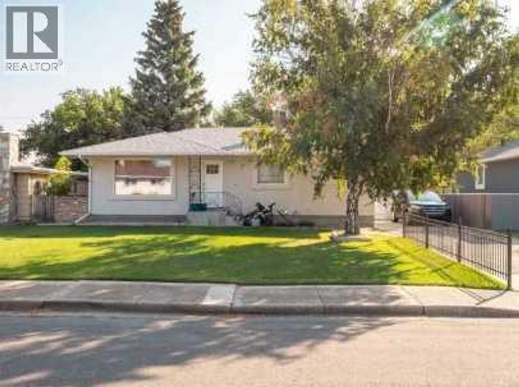 2, 1131 28a Street S, Lethbridge