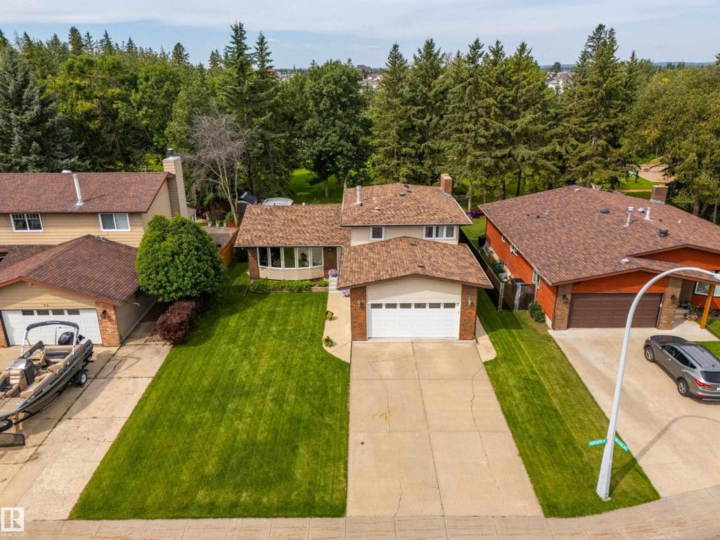 94 Marlboro Dr, Spruce Grove