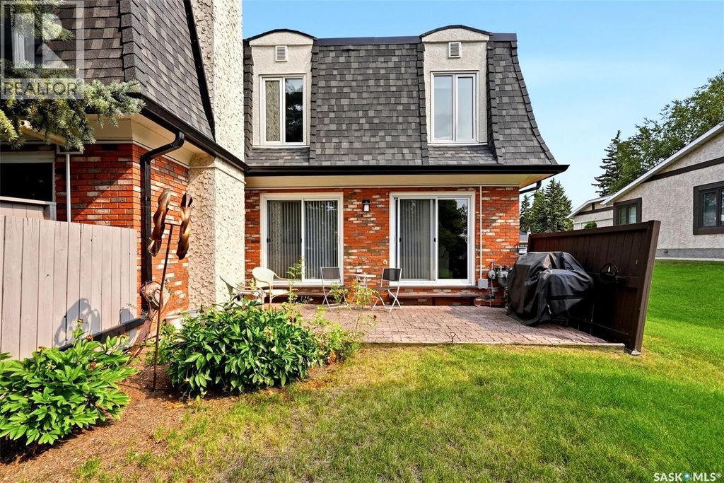 1142 Gryphons Walk, Regina