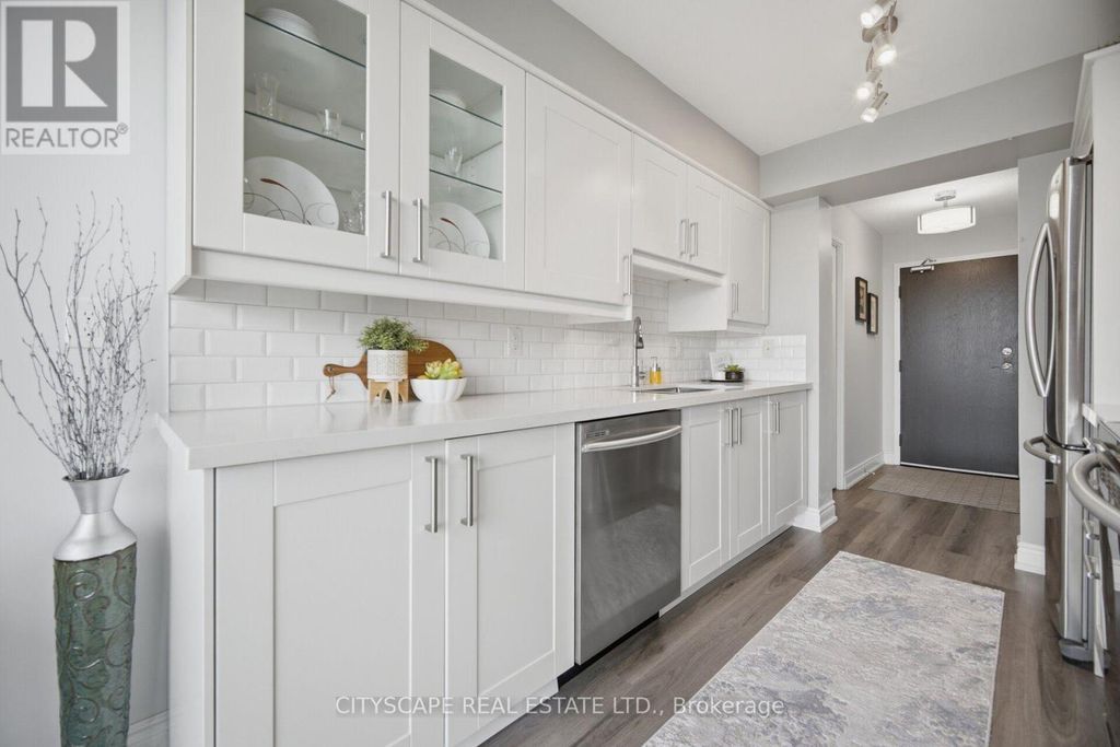 1105 - 700 Constellation Drive, Mississauga (hurontario)
