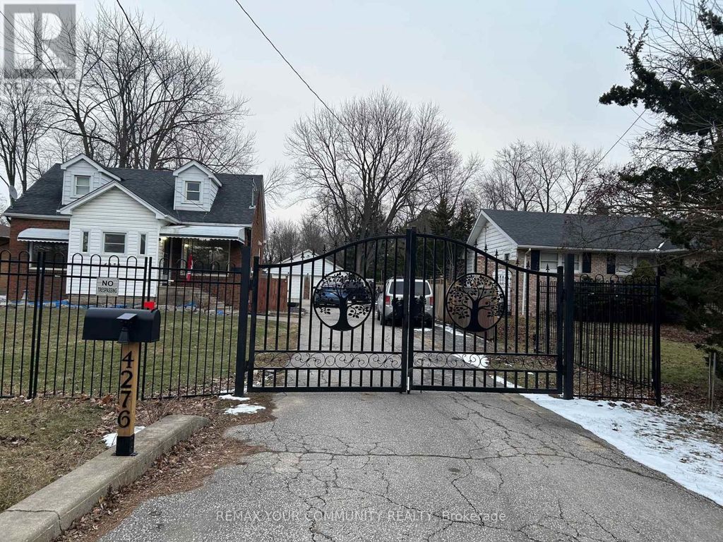 4276 Howard Avenue, Windsor