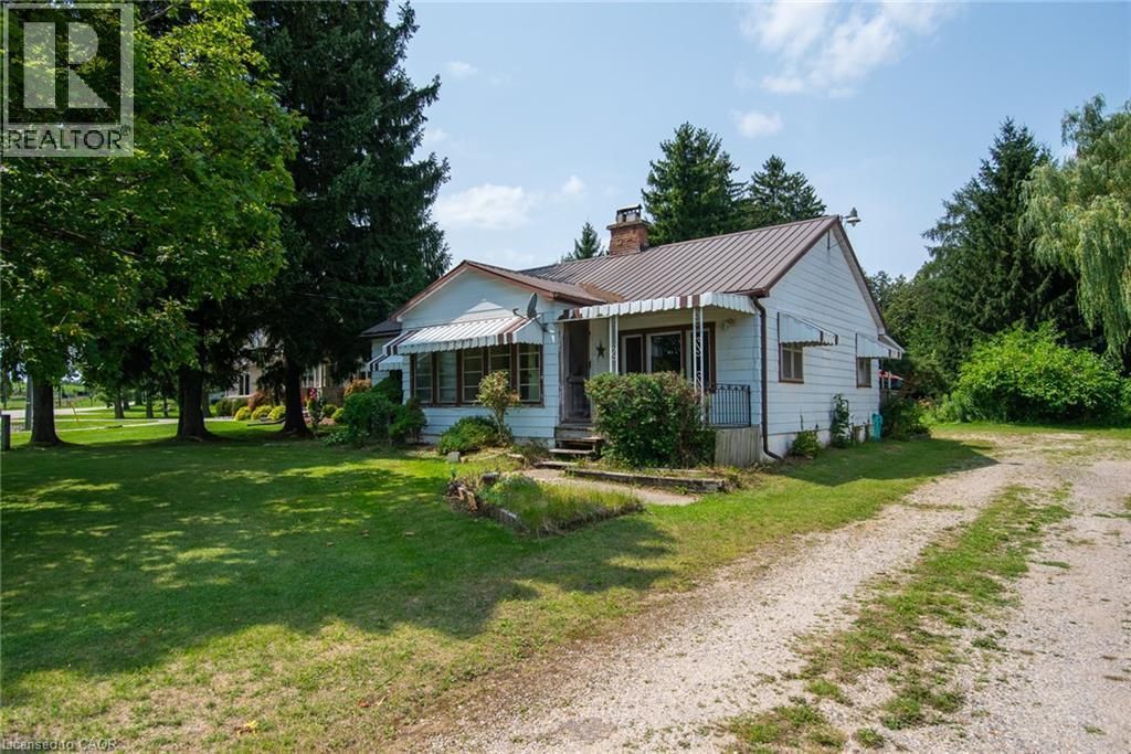 1310 Snyder's Road E, Baden