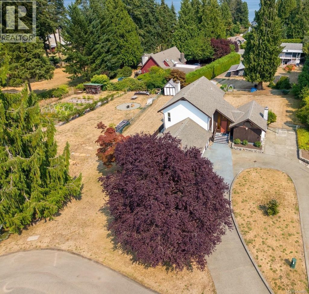 3883 Red Baron Rd, Cobble Hill