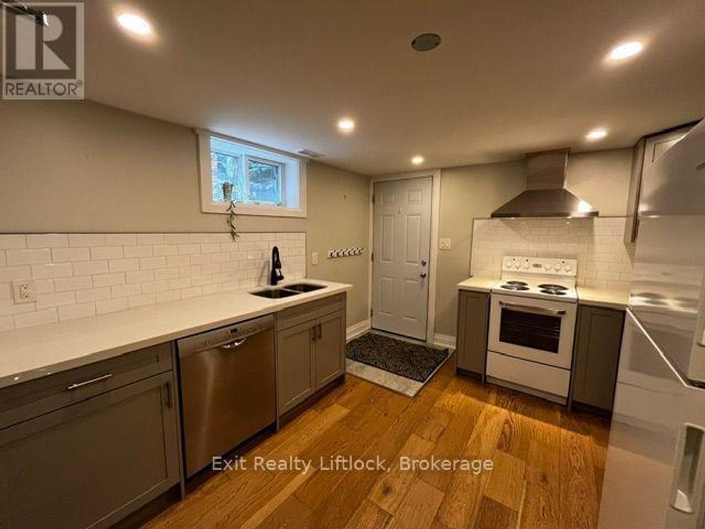 Basement - 450 Weller Street, Peterborough (town Ward 3)