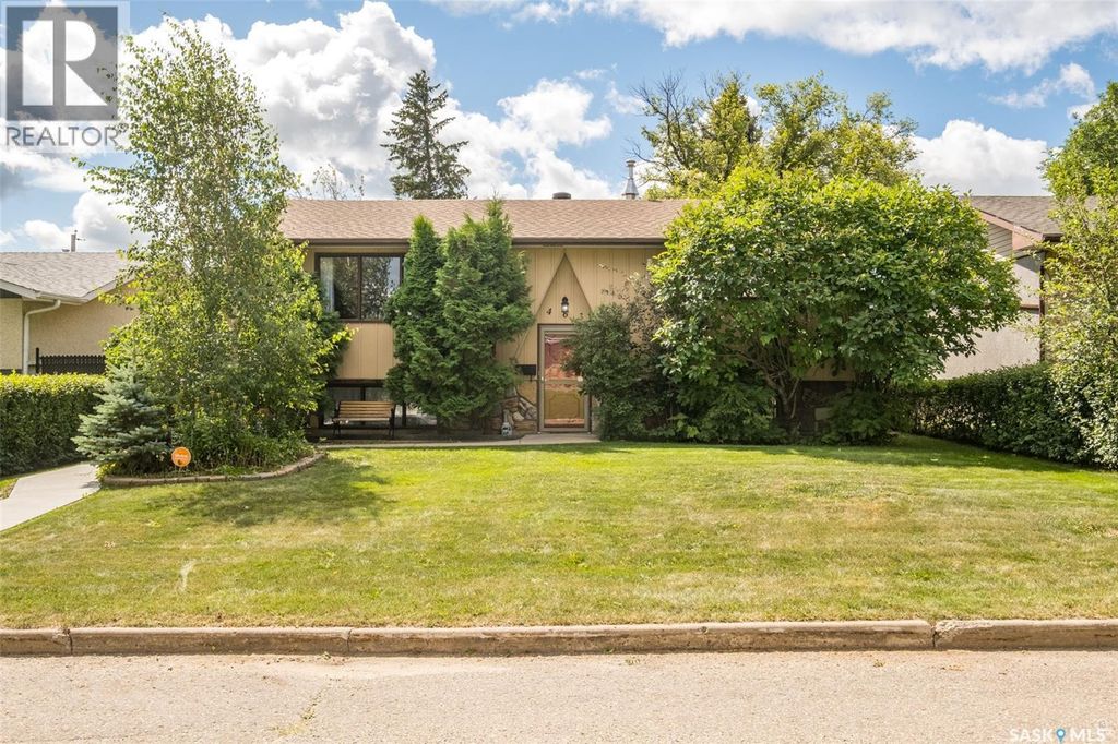 463 30th Street E, Prince Albert