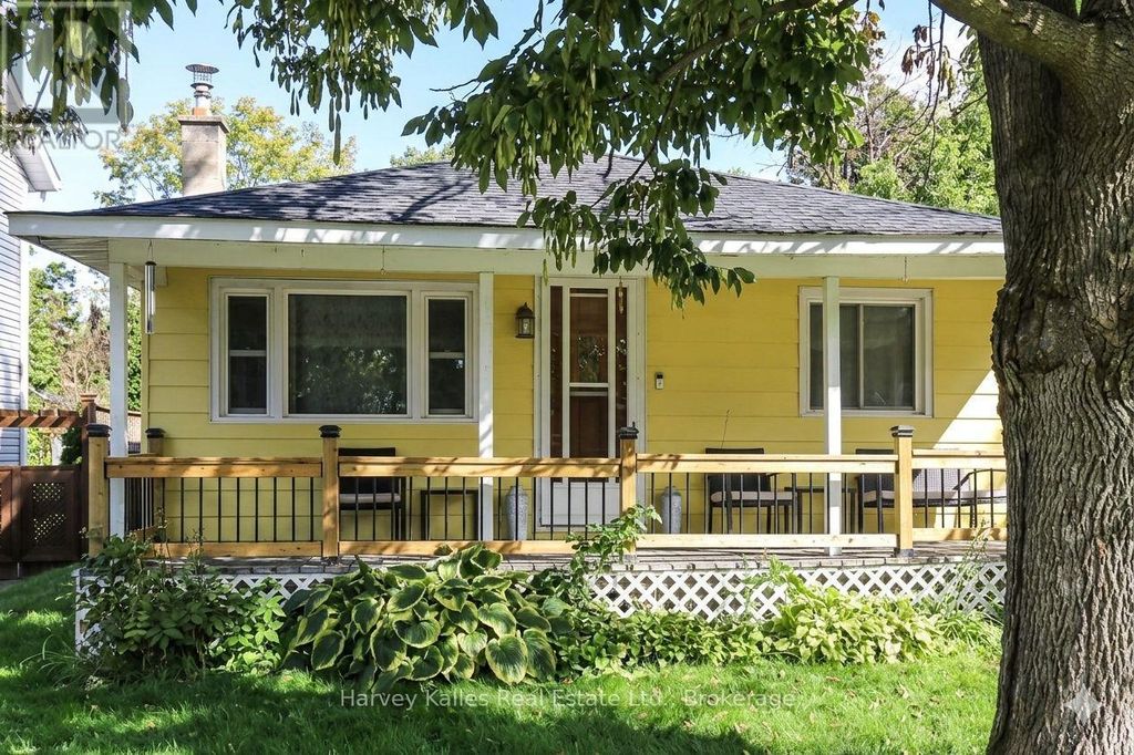 27 Peel Street, Penetanguishene