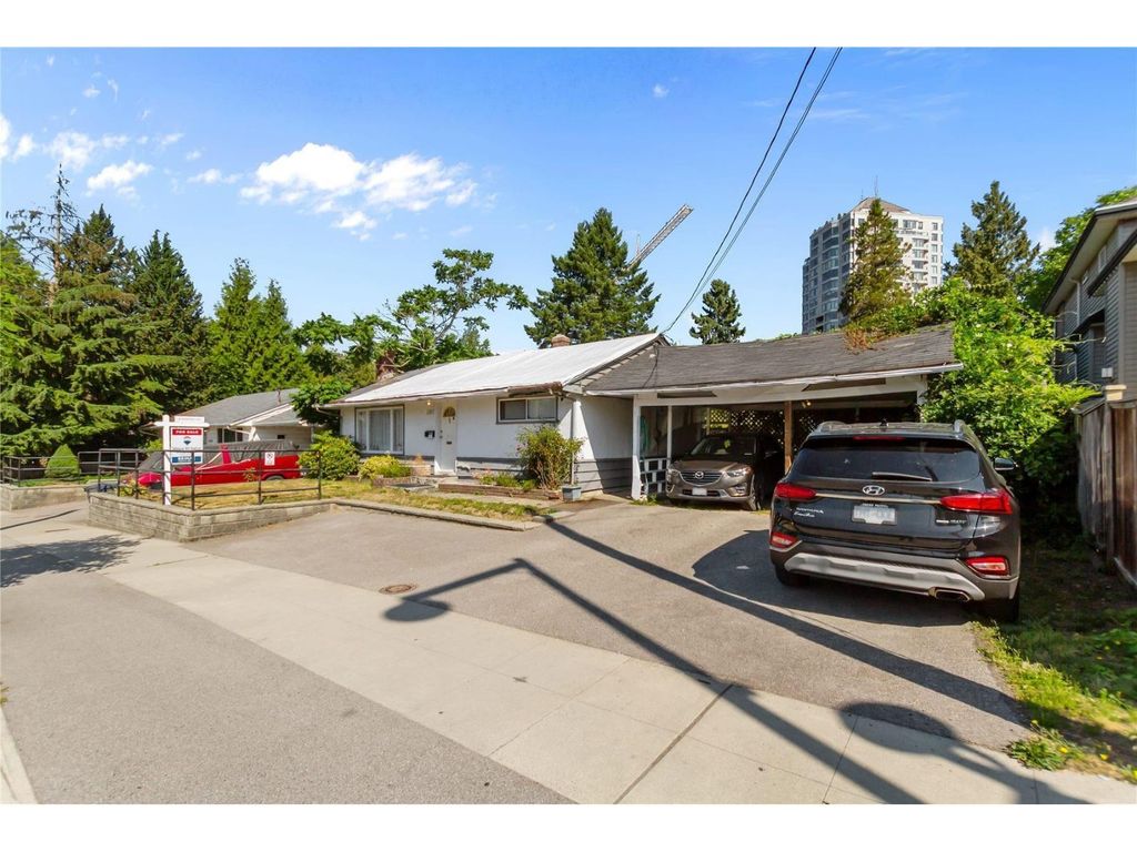 13897 100 Avenue, Surrey