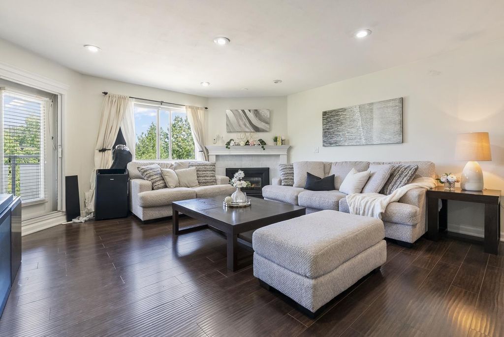 401 13680 84 Avenue, Surrey