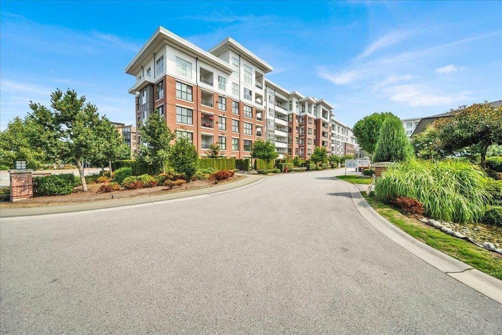 #b208 8150 207 Street, Langley