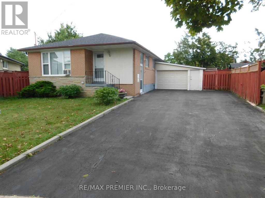 5 Valois Court, Toronto (thistletown-Beaumonde Heights)